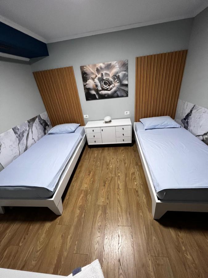 Genta Apartment "21 Dhjetori" 티라나 외부 사진
